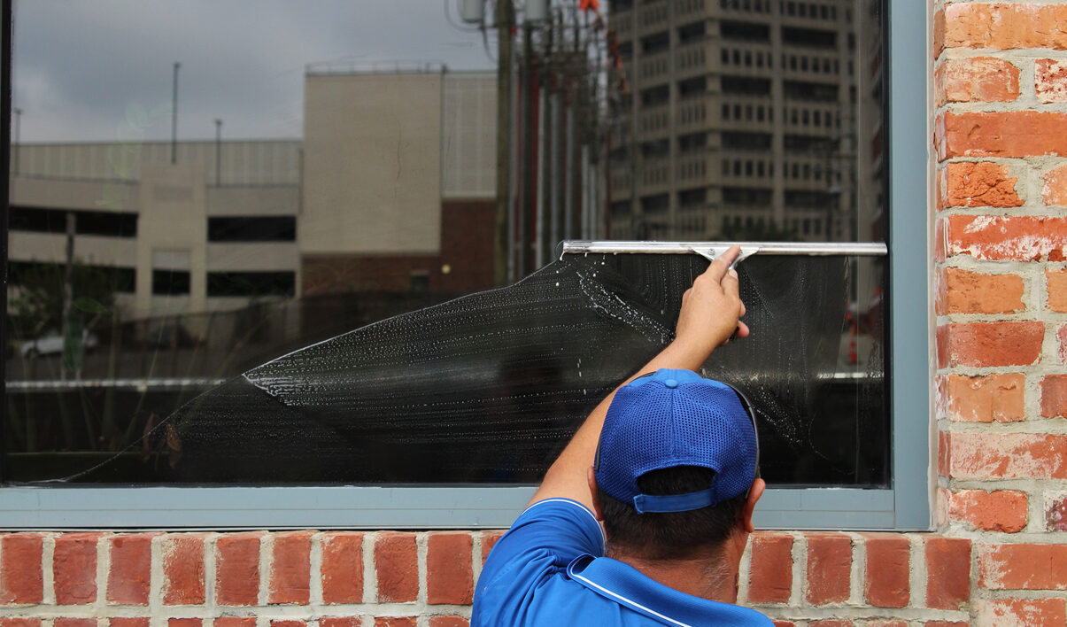 Shedding Light on Avoidable Commercial Window Cleaning Mistakes